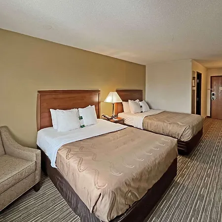 Quality Inn Mitchell I-90-2