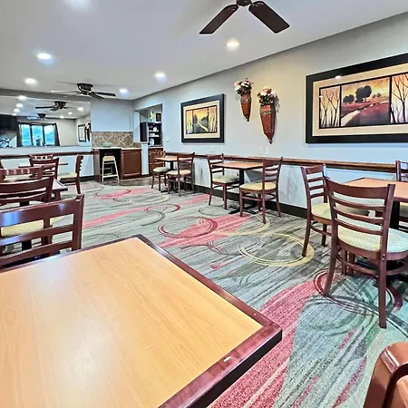 Quality Inn Mitchell I-90-3