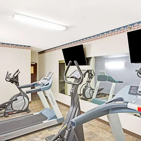 Microtel Inn & Suites Urbandale-3