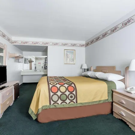 Super 8 By Wyndham Cottonwood-3