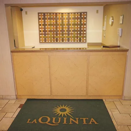La Quinta By Wyndham Plattsburgh-3