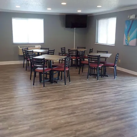 Best Western Plus Stevens County Inn-3