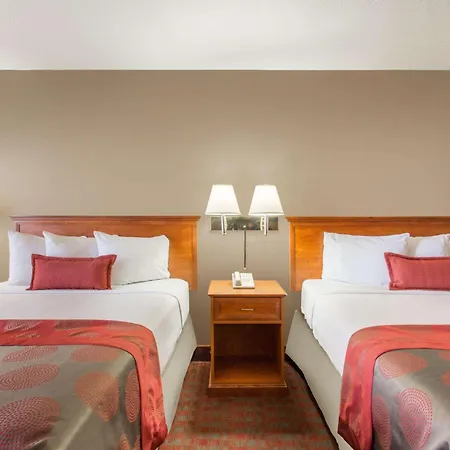Ramada By Wyndham St George-3