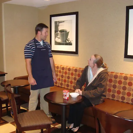 Hampton Inn & Suites Rochester-North-3