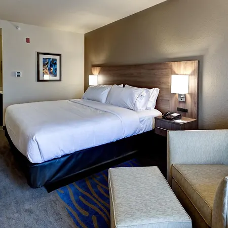 Holiday Inn Express & Suites Great Bend By Ihg-2