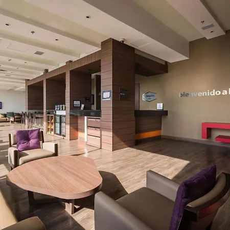 Hampton By Hilton Bucaramanga-3