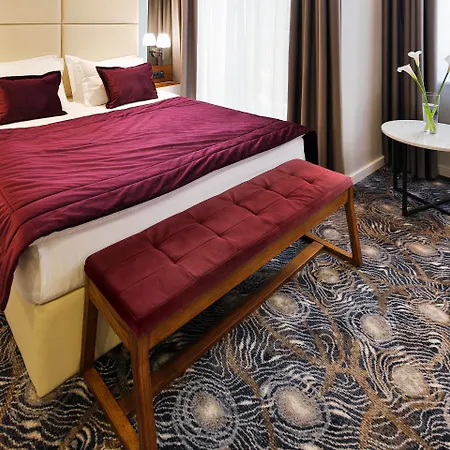 Sky Hotel-2