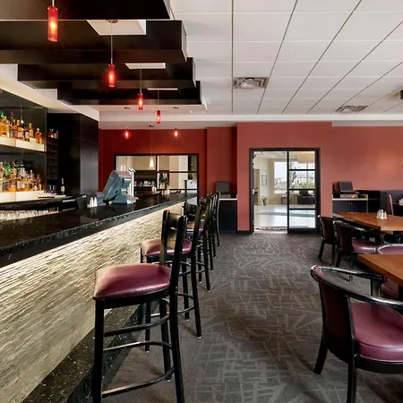 Travelodge Hotel By Wyndham Weyburn-2
