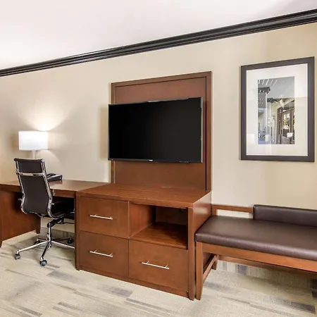 Comfort Suites Liberal North-3