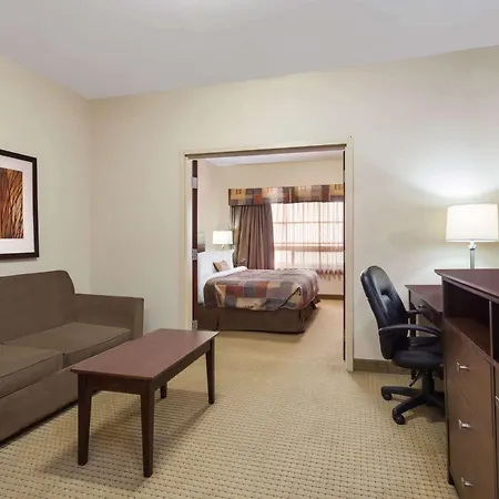 Ramada By Wyndham Weyburn-3