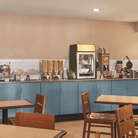Country Inn & Suites By Radisson, Buffalo, Mn-3