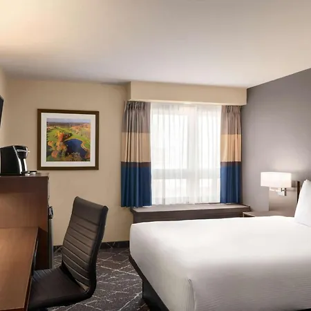 Microtel Inn & Suites By Wyndham Aurora-2