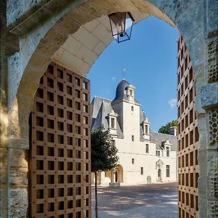 Relais & Chateau Louise De La Valliere-3