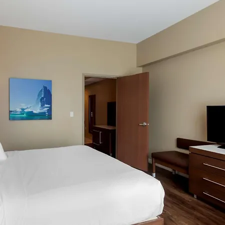 Best Western Plus St. John'S Airport Hotel And Suites-3