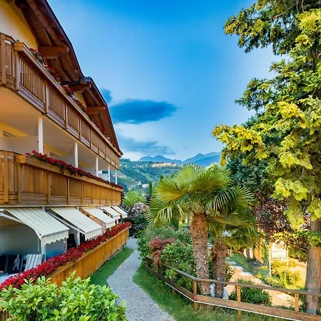 Ruster Resort-2