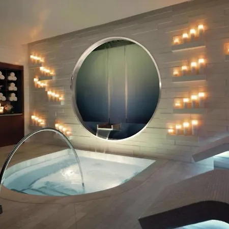 Vdara Studio Suite 011 Pool View Free Valet Parking-2