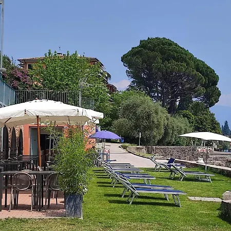 Bike Hotel Touring Gardone Riviera & Wellness-2