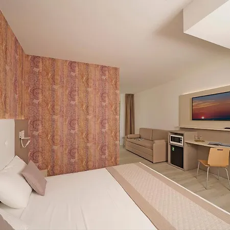 Hotel Strand A Frontemare-2