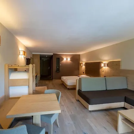 Design & Suite Hotel Ciarnadoi-3