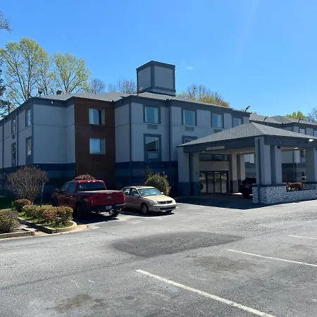 Jamestown Inn & Suites-3