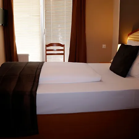 Six Inn Hotel Budapest-3