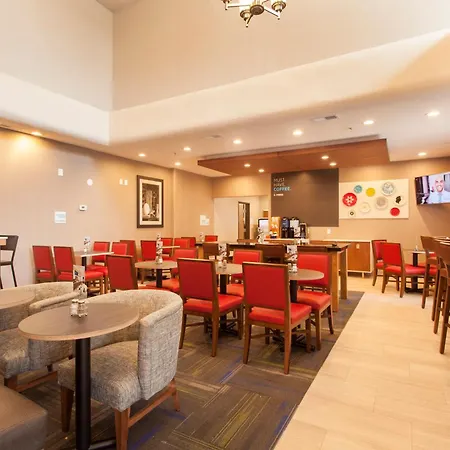 Holiday Inn Express & Suites-3