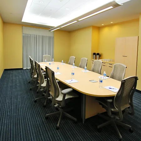 Holiday Inn & Suites Montreal Airport By Ihg-3