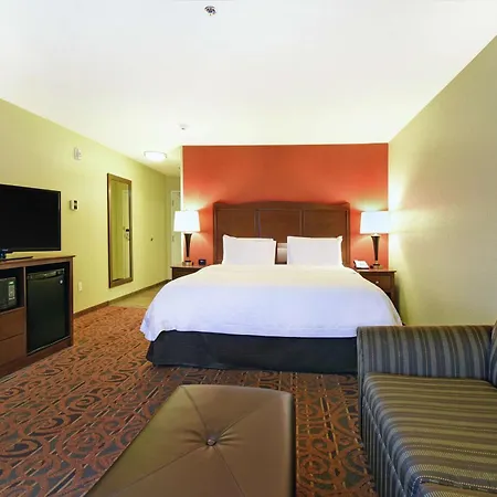 Hampton Inn & Suites Milwaukee/Franklin-3