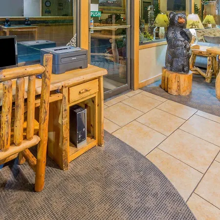 Days Inn By Wyndham Black Bear-2