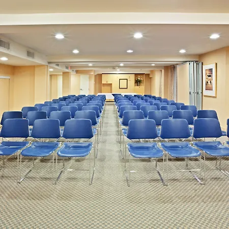 Holiday Inn Express & Suites Langley By Ihg-3