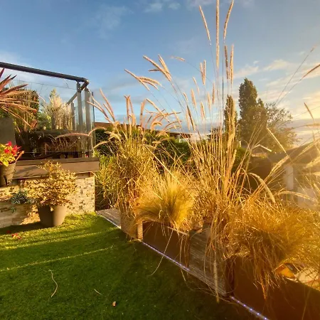 Spa De La Lune - Private Love Room Suite With Terrace And View - Air Conditioned- Double Jacuzzi - Sauna - King Size Bed - Free Wifi - Free Parking - Free Breakfast - Close To Cdg Airport And To The North Of Paris-2