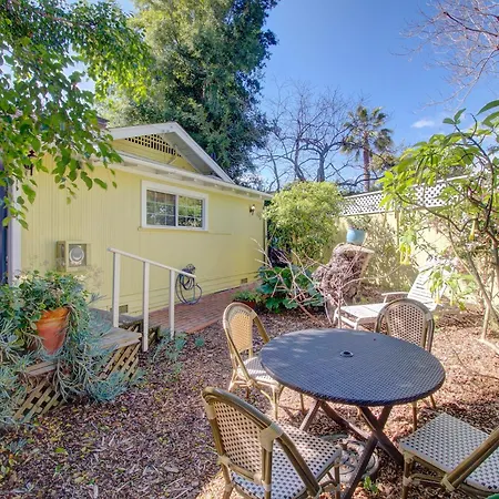Secret Garden Inn & Cottages-2