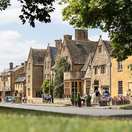 The Lygon Arms-3