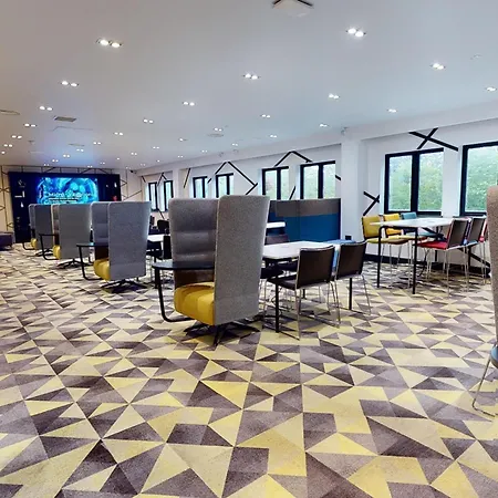 Village Hotel Cardiff-3