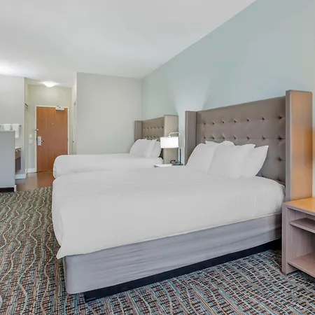 Best Western Plus Peppertree Inn At Omak-2