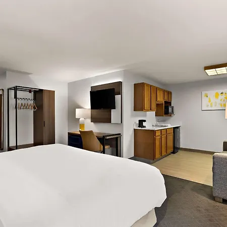 Comfort Inn & Suites Fremont-3