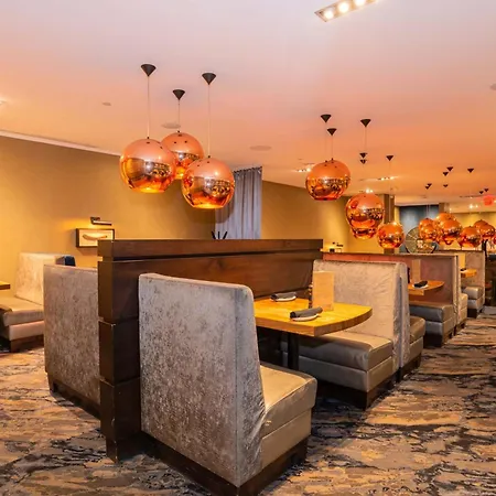 Sandman Signature Edmonton Downtown Hotel-2