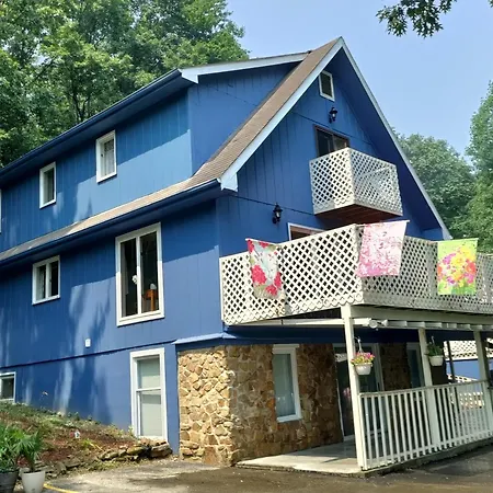 Lil Black Bear Inn-3