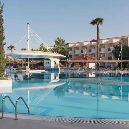 Aqua Fantasy Aquapark Hotel & Spa-2