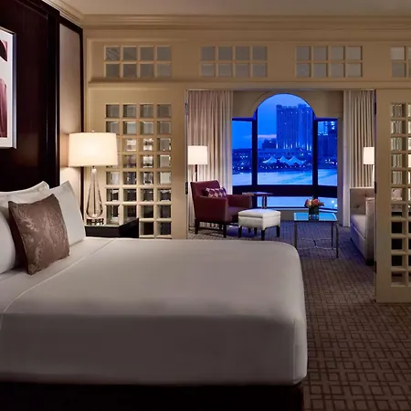 The Royal Sonesta Harbor Court Baltimore-3