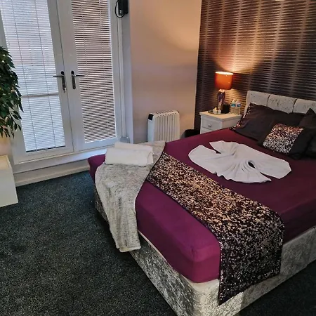 The Ivy Garden Suite (Adults Only)-2
