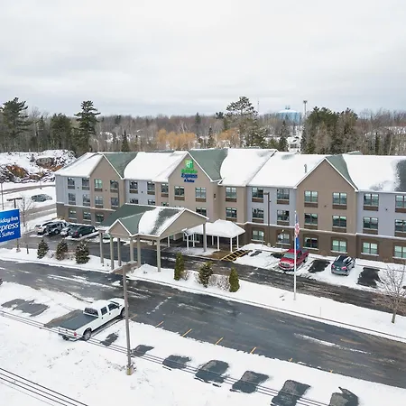 Holiday Inn Express & Suites Marquette By Ihg-3