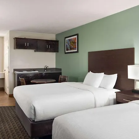 Wingate By Wyndham Cedar City-3