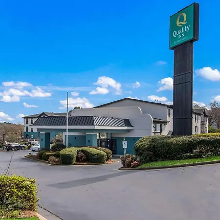 Quality Inn Marietta Near Dobbins Arb-3