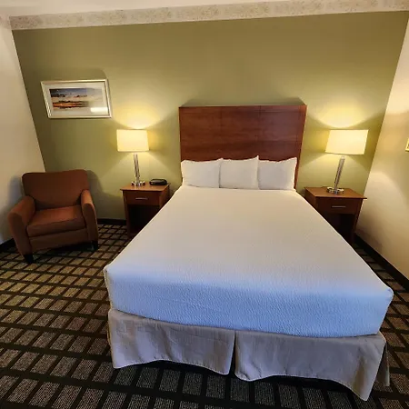 Baymont By Wyndham Mackinaw City-2