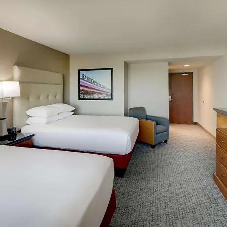 Drury Inn & Suites Phoenix Airport-3