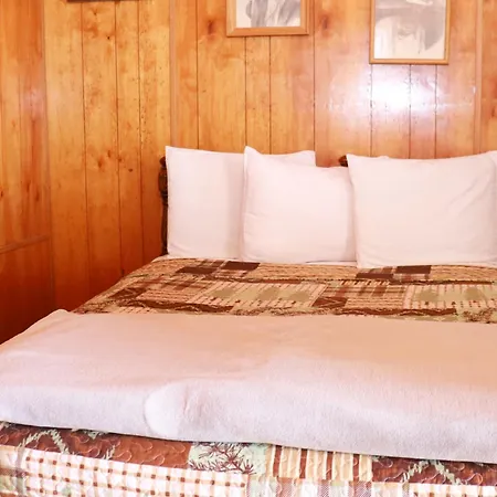 Stampede Cabin 3-3
