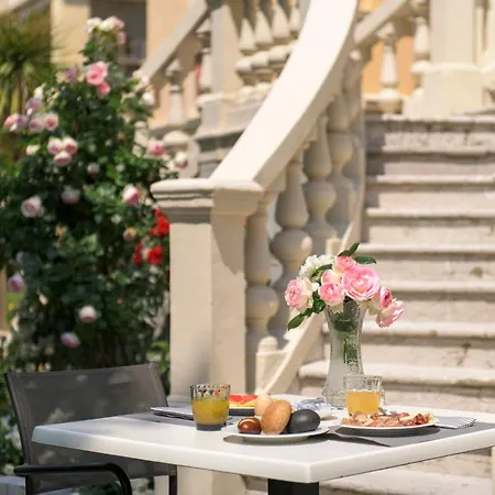 Villa Italia Luxury Suites And Apartments-3