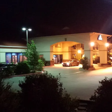 Days Inn By Wyndham Childress-2