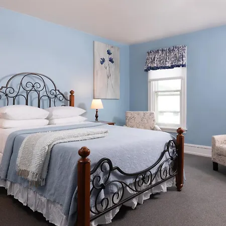 Carlisle House Bed And Breakfast-3